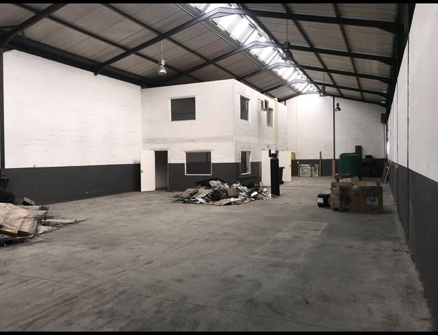 362M² FACTORY TO LET IN STIKLAND INDUSTRIAL